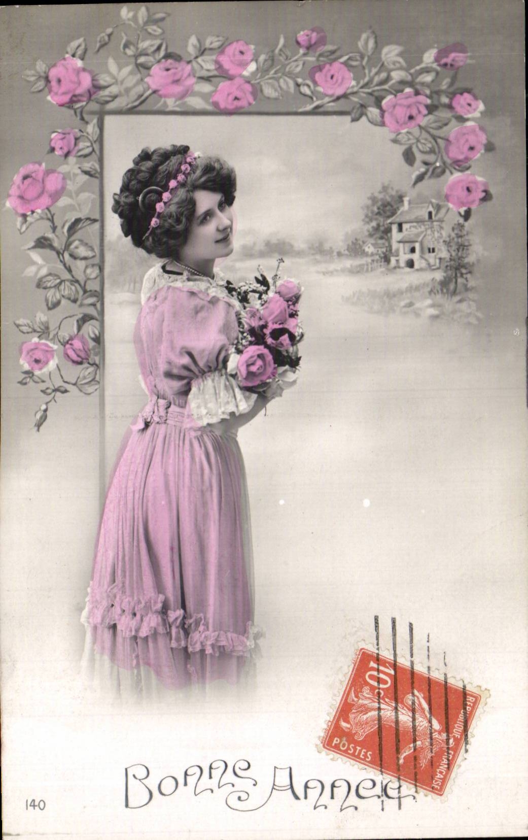 Frau in einem rosa Kleid mit einem Blumenstrauß — floraler Dekor — Verlag Annet, Nr. 140