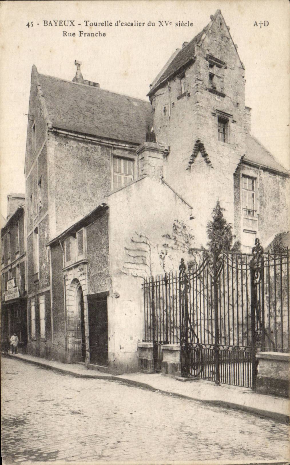 Bayeux CPA Tourelle d'escalier Rue France