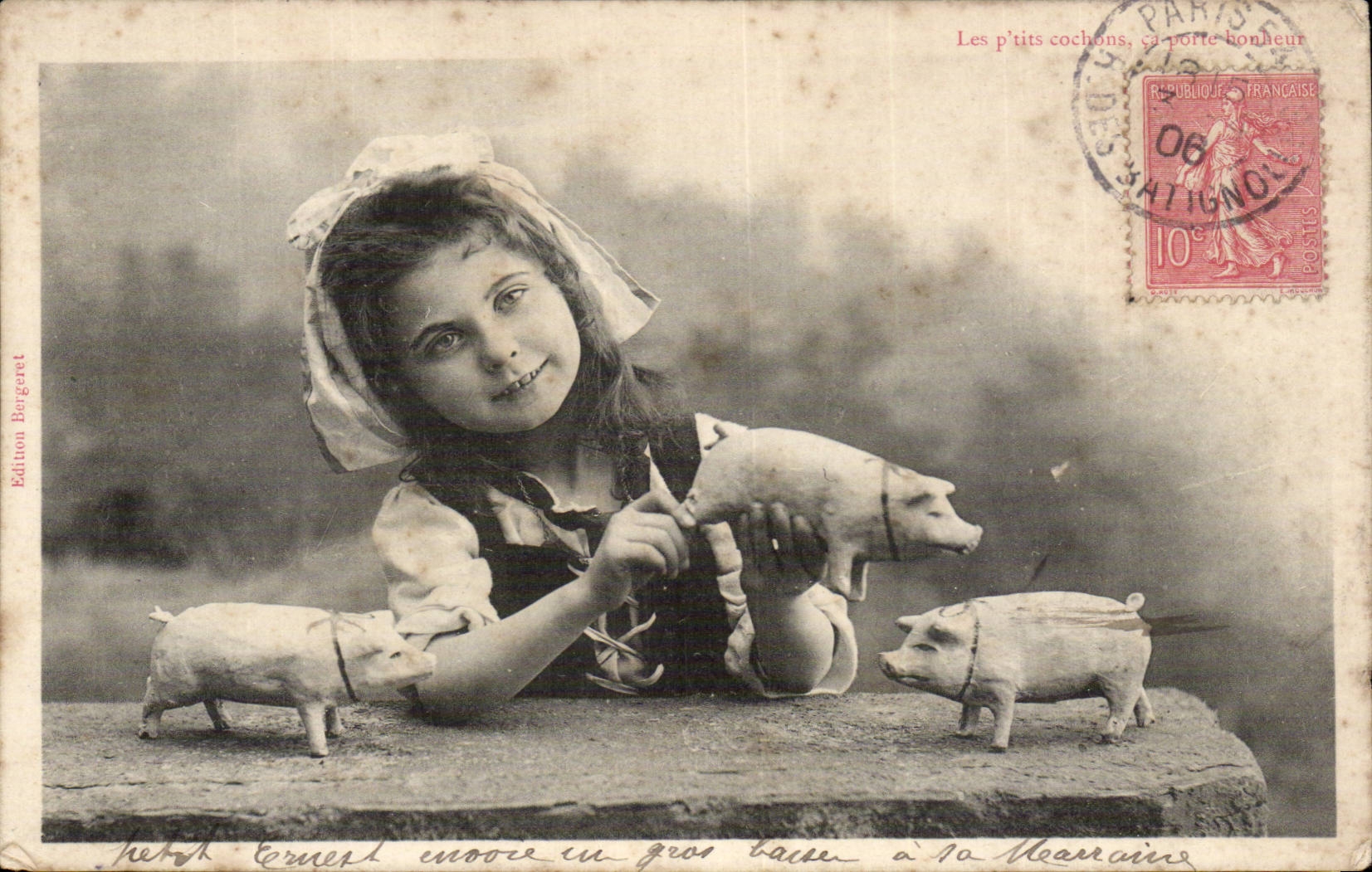 Fantaisie - Enfant - Cochon - Child playing with pigs pig - CPA 
