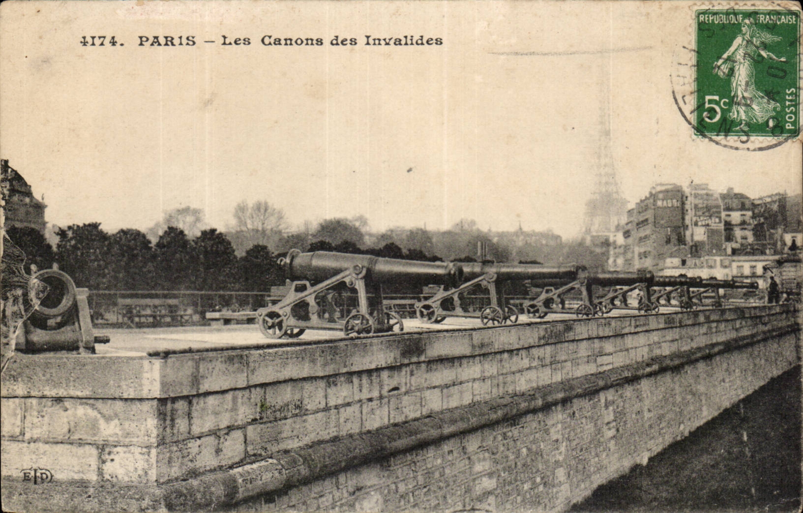 Paris - 7 - Les Canons des Invalides Tour Eiffel - CPA 