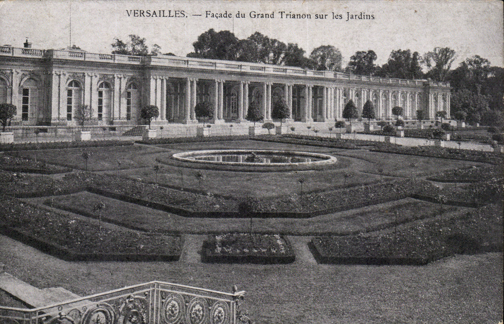 Versailles — Façade du Grand Trianon sur les Jardins