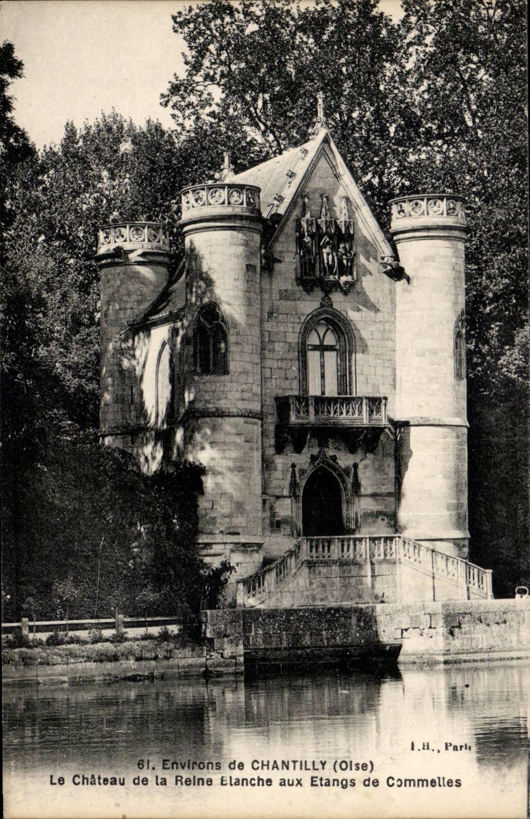CPA Environs de Chantilly Le chateau de la reine Blanche aux etangs de Commelles