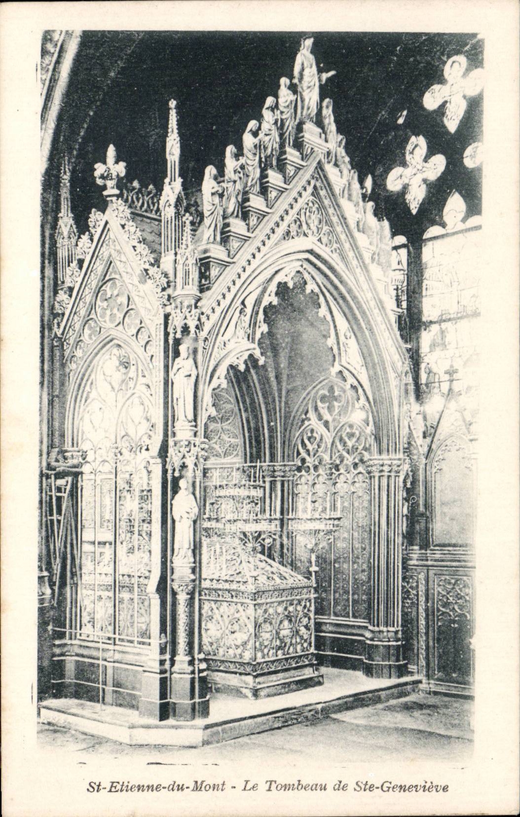 CPA Paris St Etienne du Mont Le tombeau de Ste Genevieve