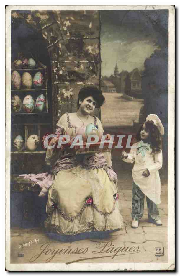 Fête de Pâques — femme et enfant avec œufs décorés — STEERRA Phot