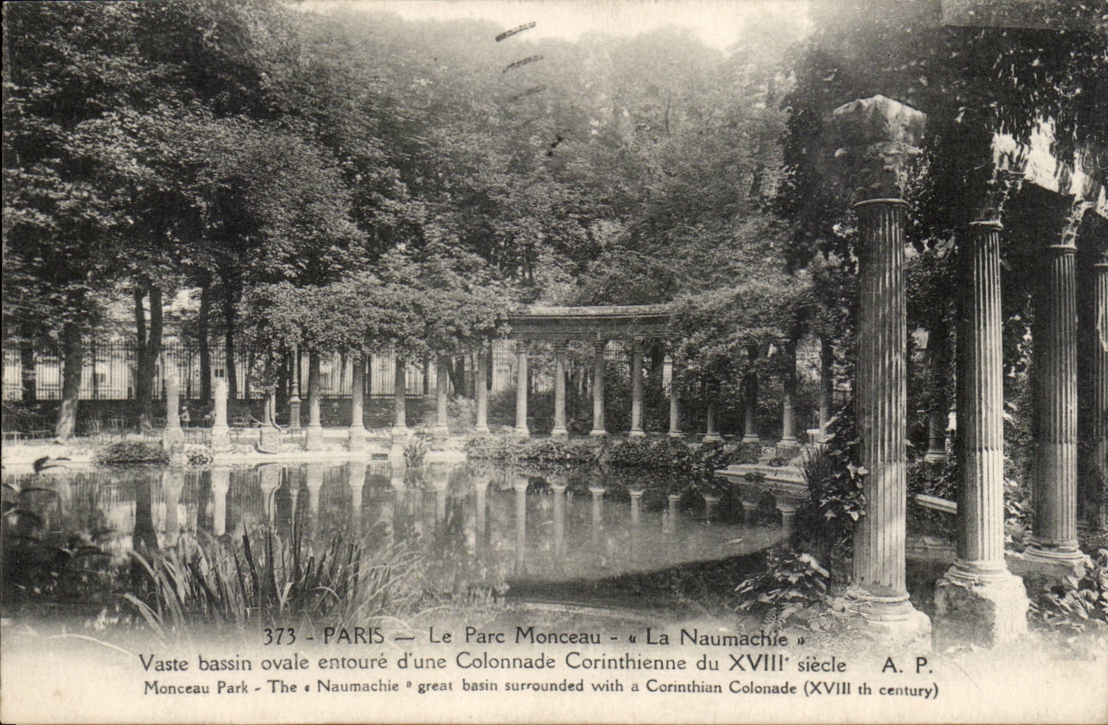 CPA Paris Le parc Monceau La Naunachie