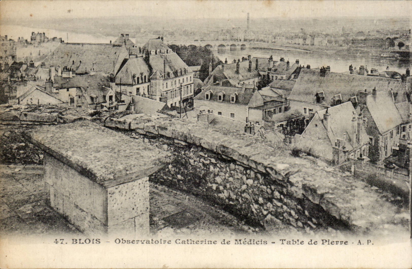 CPA Blois Observatoire Catherine de Medicis Table de pierre