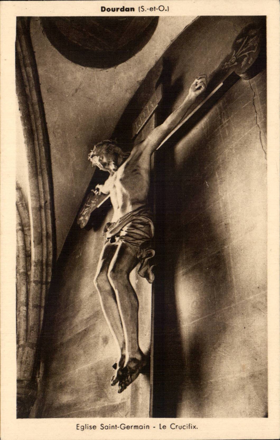 CPA Dourdan Eglise Saint Germain Le crucifix