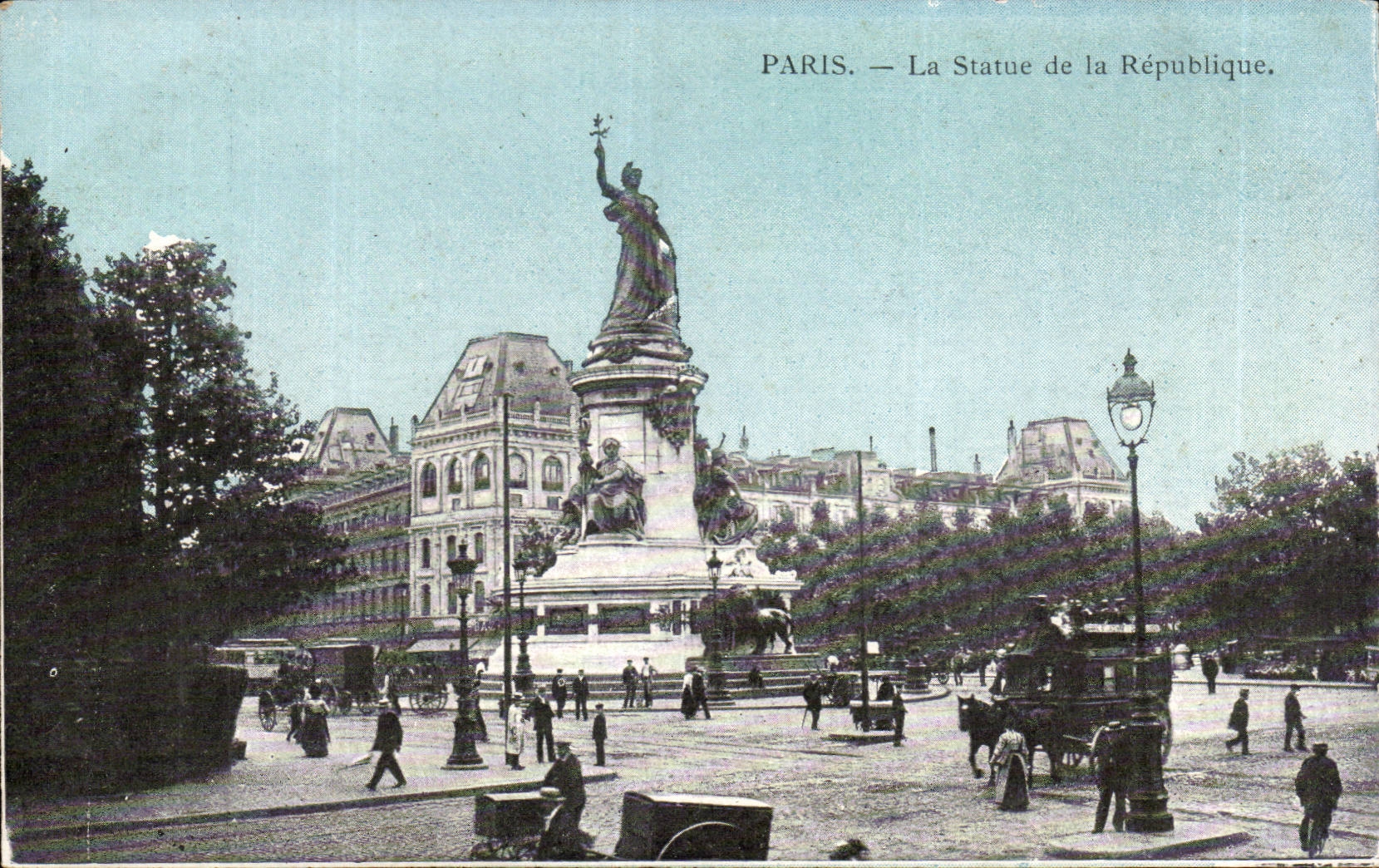 CPA Paris Parc Statue de la Republique