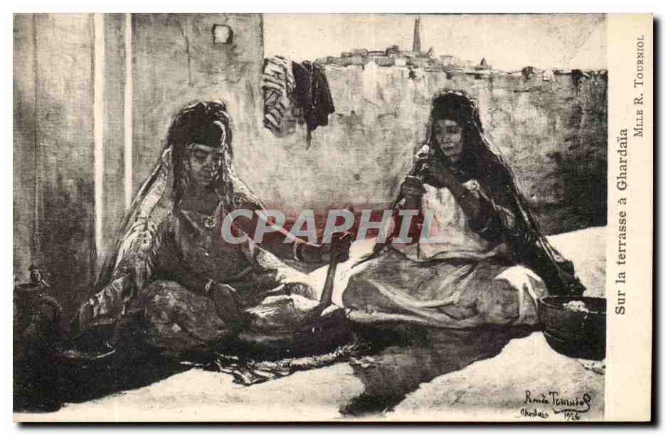 CPA Fantaisie Sur la terrasse a Ghardaia Mlle R Tourniol