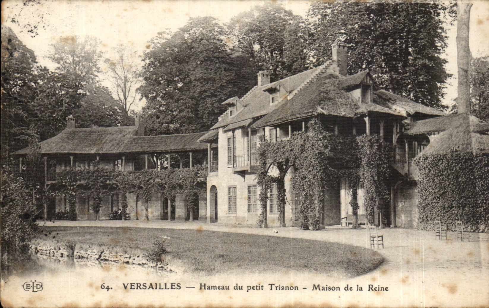 CPA Versailles Hameau du petit Trianon Maison de la reine