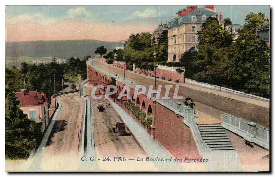 CPA Pau le boulevard des Pyrenees