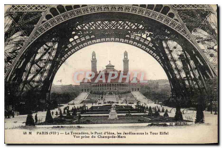 CPA Paris Trocadero Pont d'iena Les jardins sous la Tour Eiffel vue prise du Champ de Mars