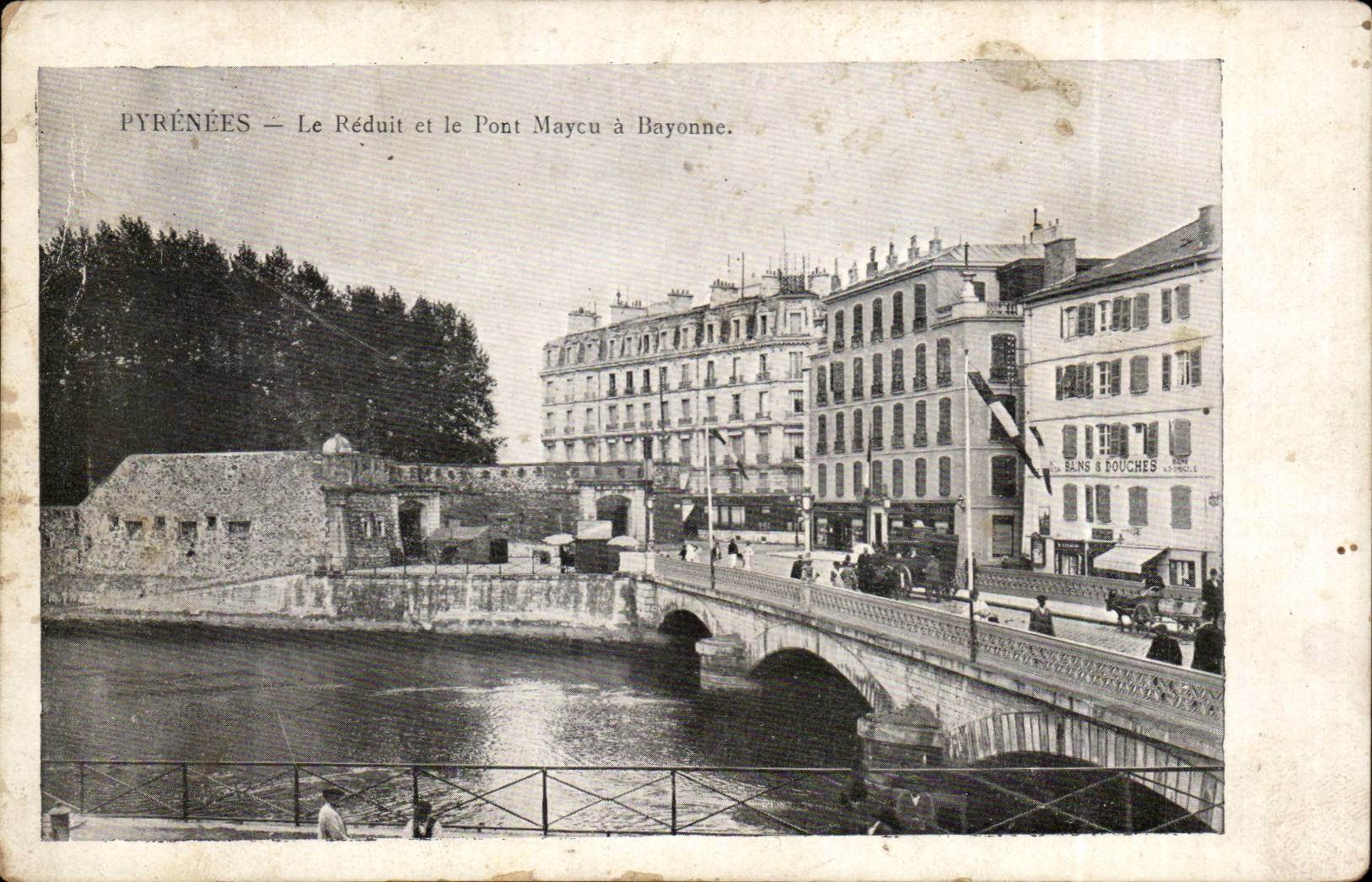CPA Pyrenees Le reduit et le pont Mayrou a Bayonne