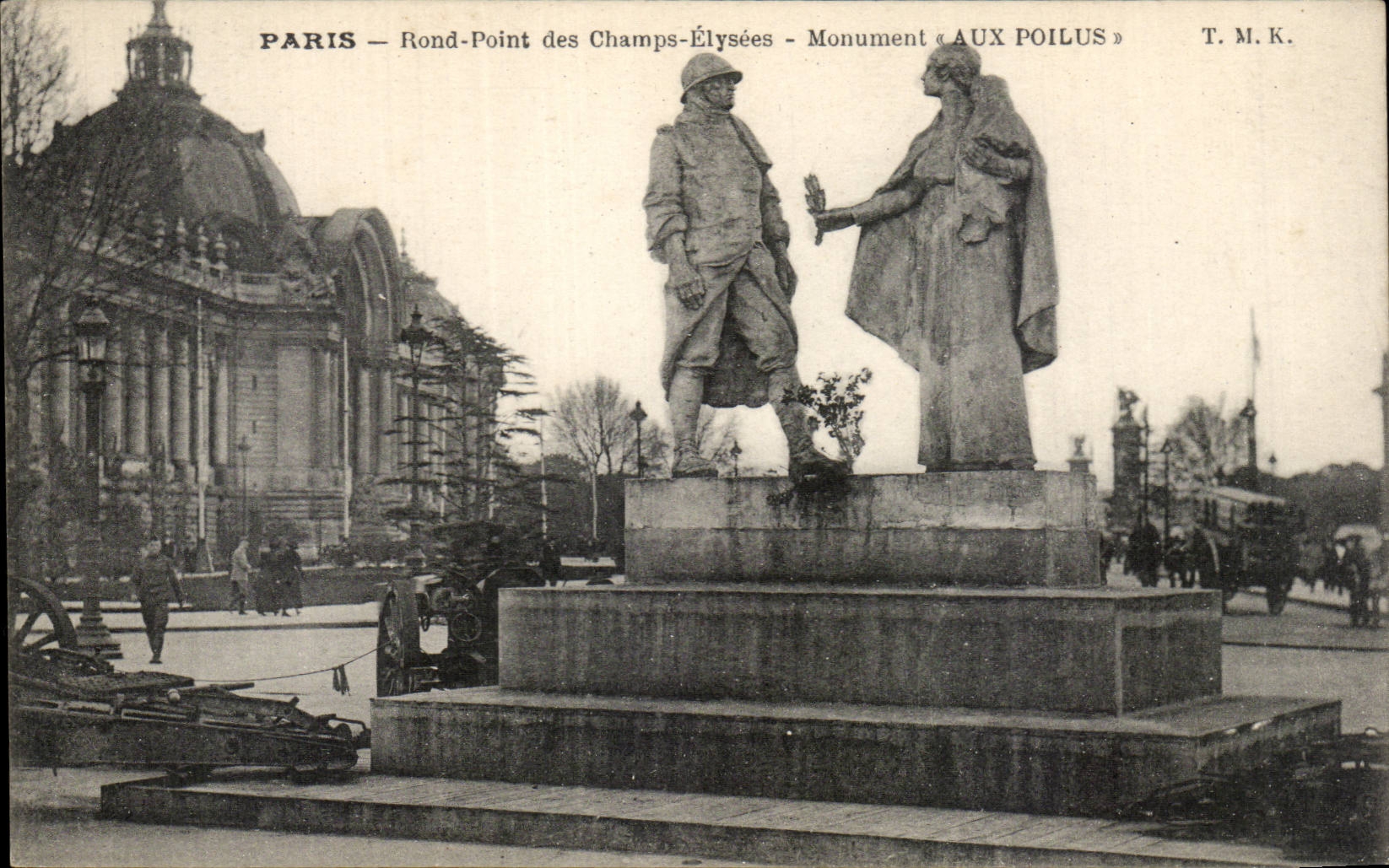 Paris CPA Rond point des Champs Elysees Monument aux Poilus