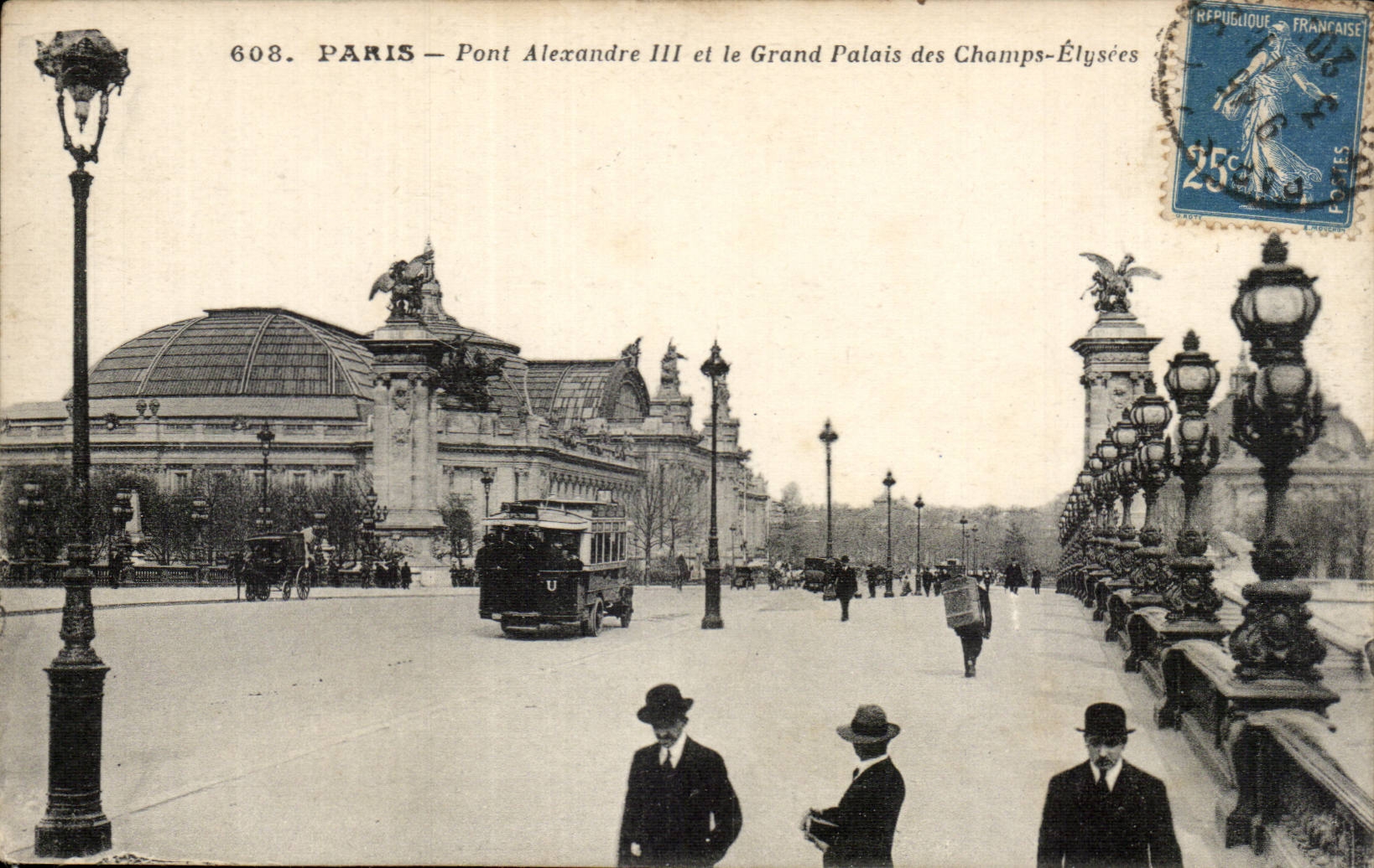 Paris CPA Pont Alexandre III et le grand palais des Champs Elysees