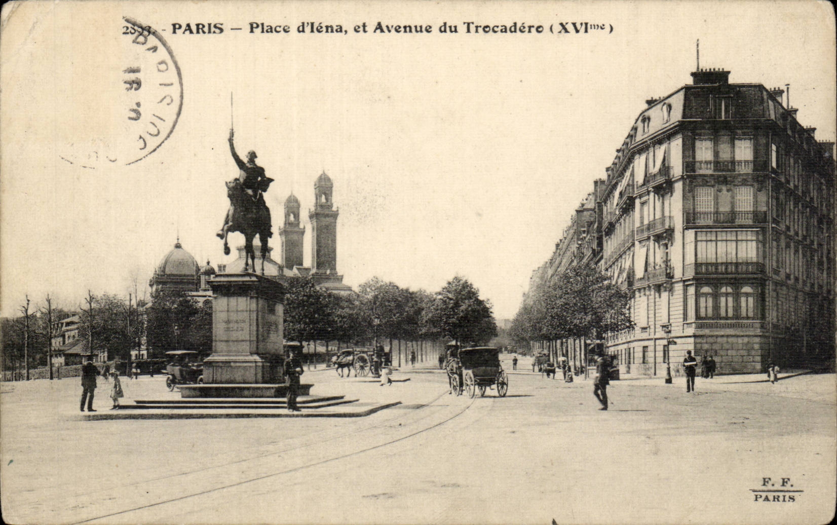 Paris CPA Place d'iena et avenue du Trocadero