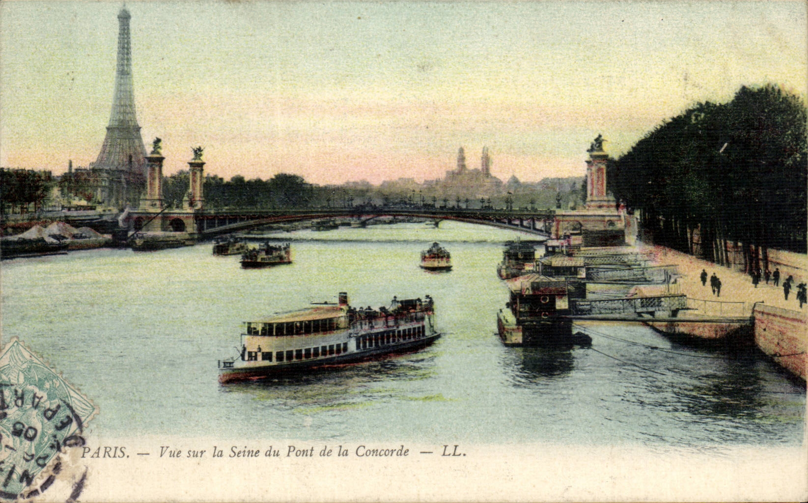Paris CPA Vue sur la Seine du pont de la Concorde Tour Eiffel