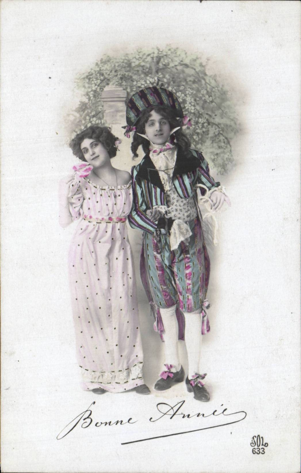 CPA Fantaisie Femme Folklore