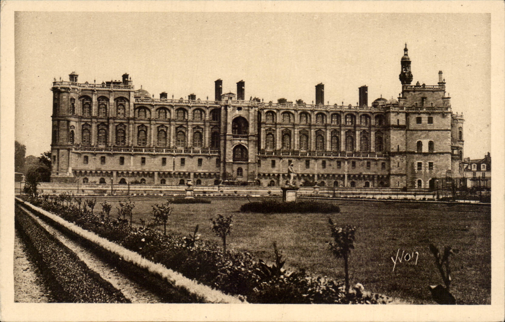 Saint-Germain-en-Laye — Hauptfassade — La Douce France, n°6