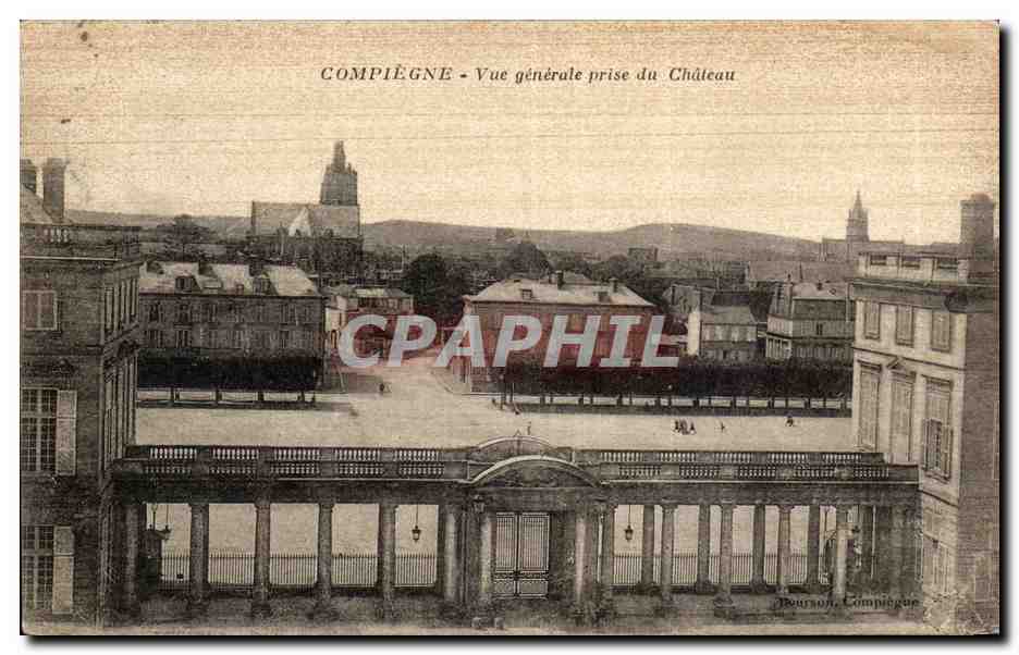 CPA Compiegne Vue generale prise du chateau