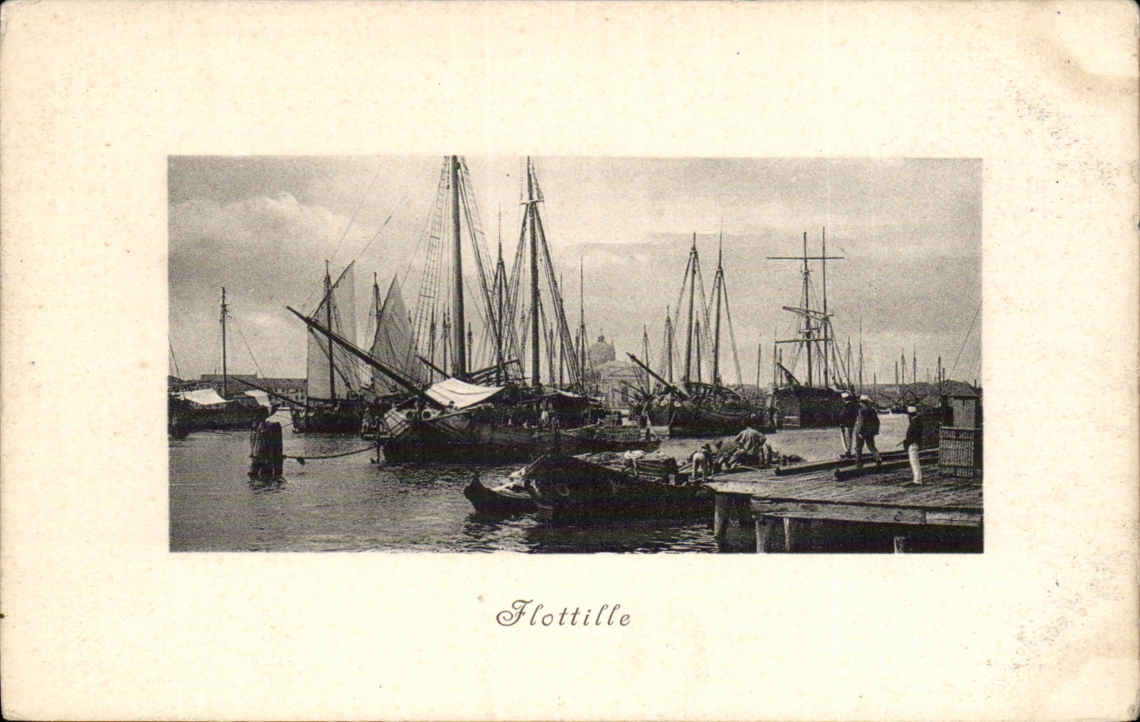 Flottille — Port de plaisance avec voiliers — Éditeur non identifié, n° de série 8.26
