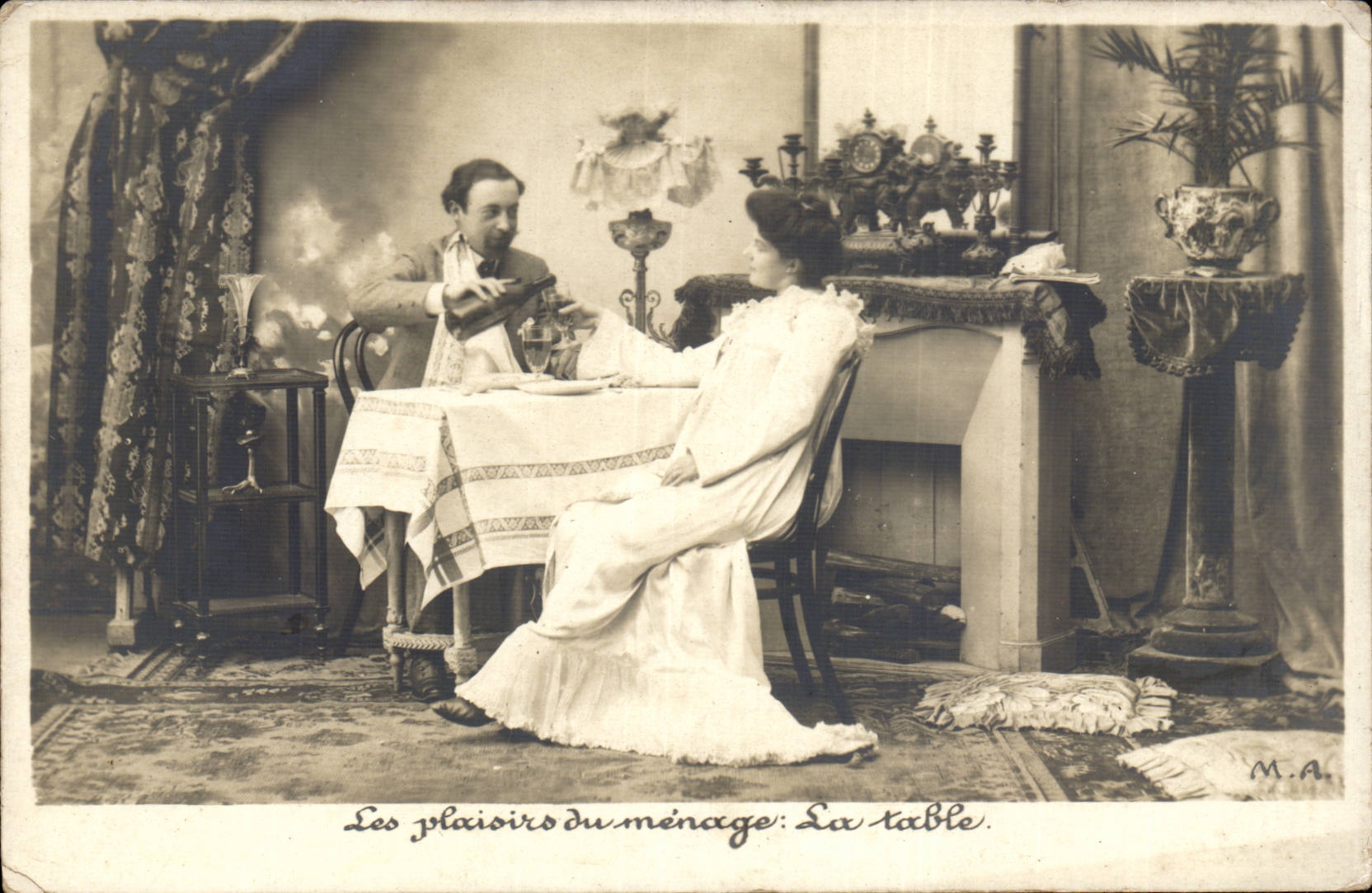 Les plaisirs du ménage: La table — M.A.