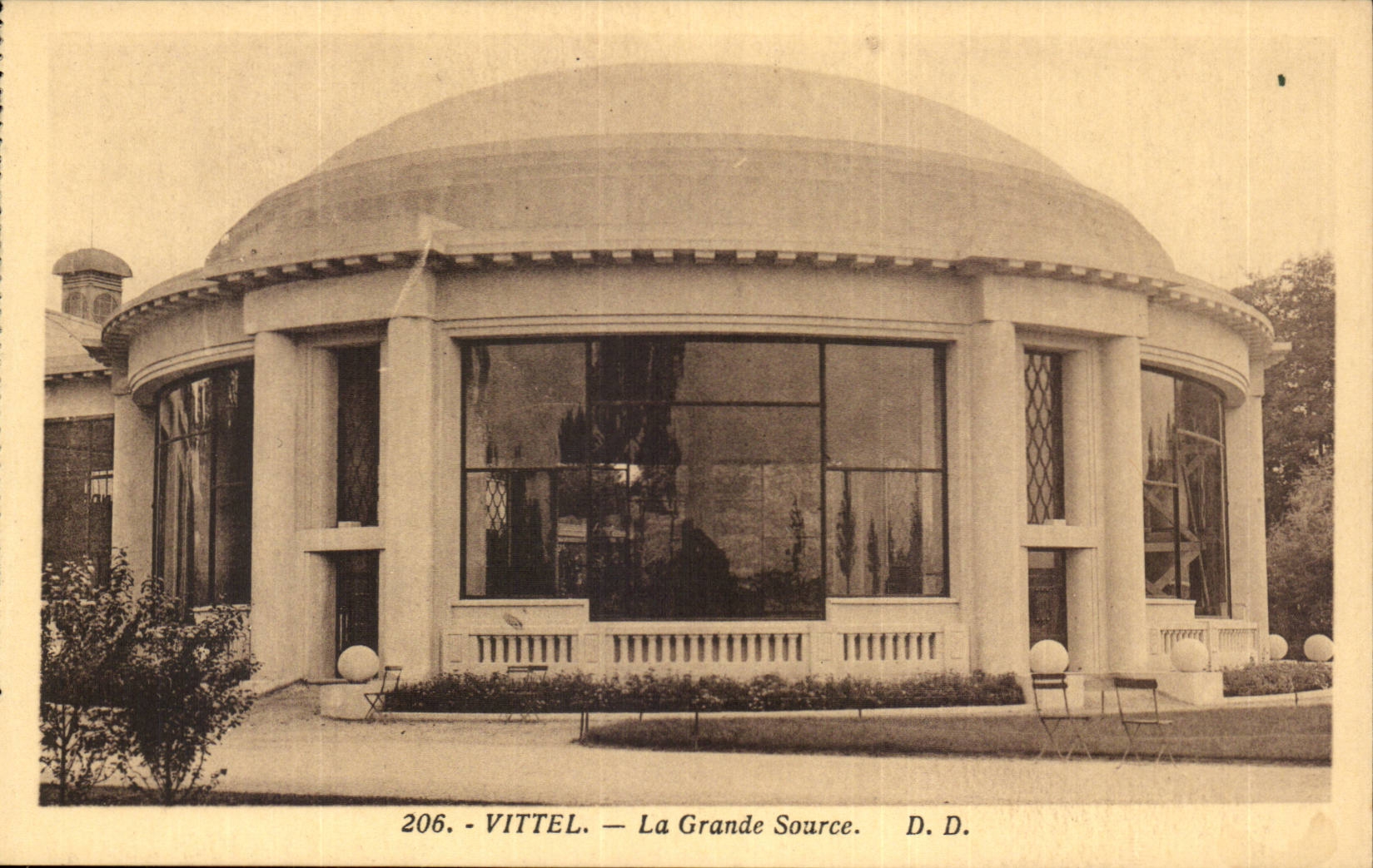 CPA Vittel la grande source