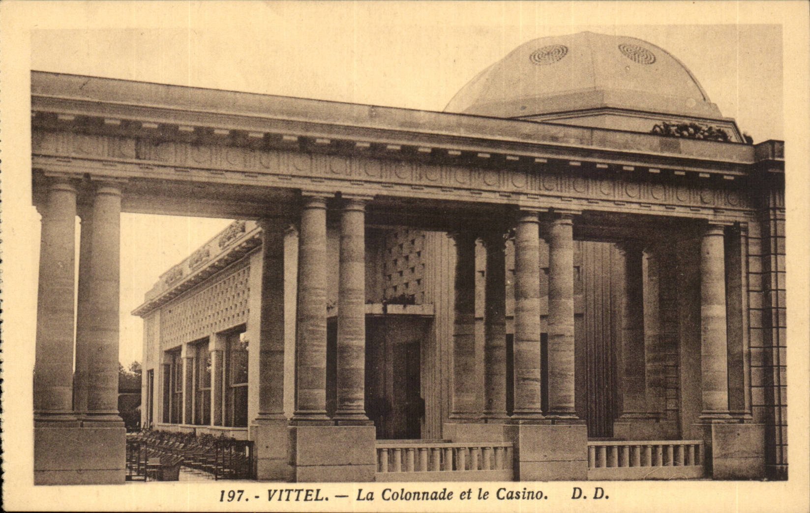 CPA Vittel la colonnade et le casino