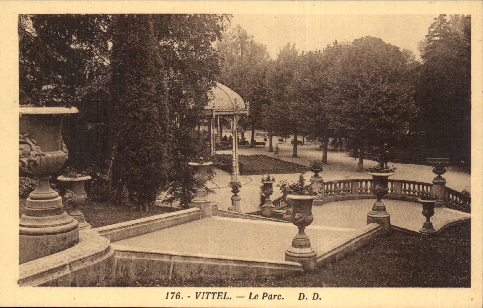 CPA Vittel le parc