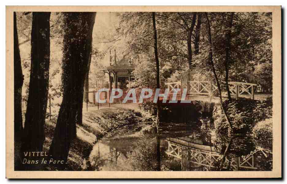 CPA Vittel Dans le parc