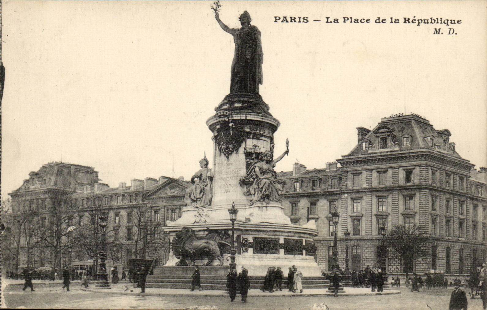 Paris CPA Place de la Republique