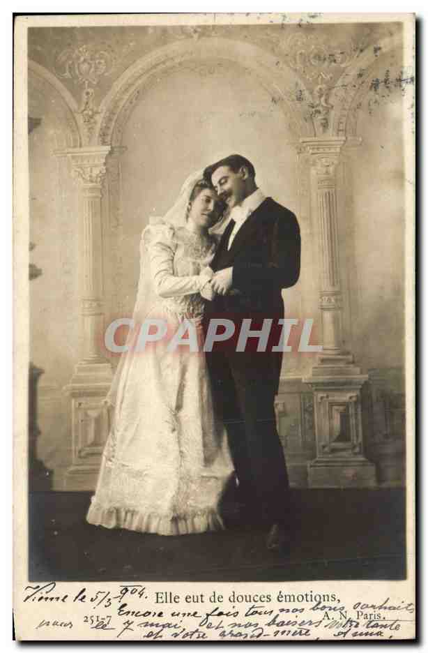 CPA Fantaisie Femme Elle eut de douces emotions