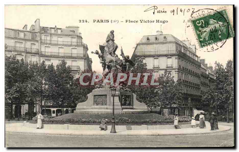 Paris CPA Place Victor Hugo