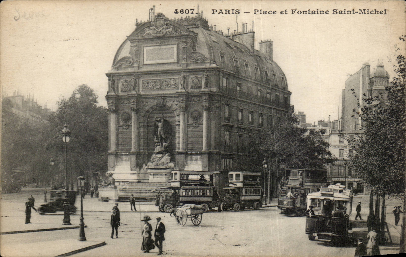 Paris CPA Place et fontaine St Michel