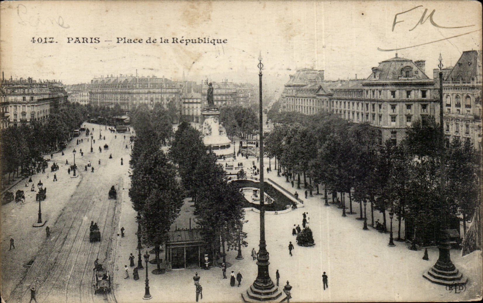 Paris CPA Place de la republique