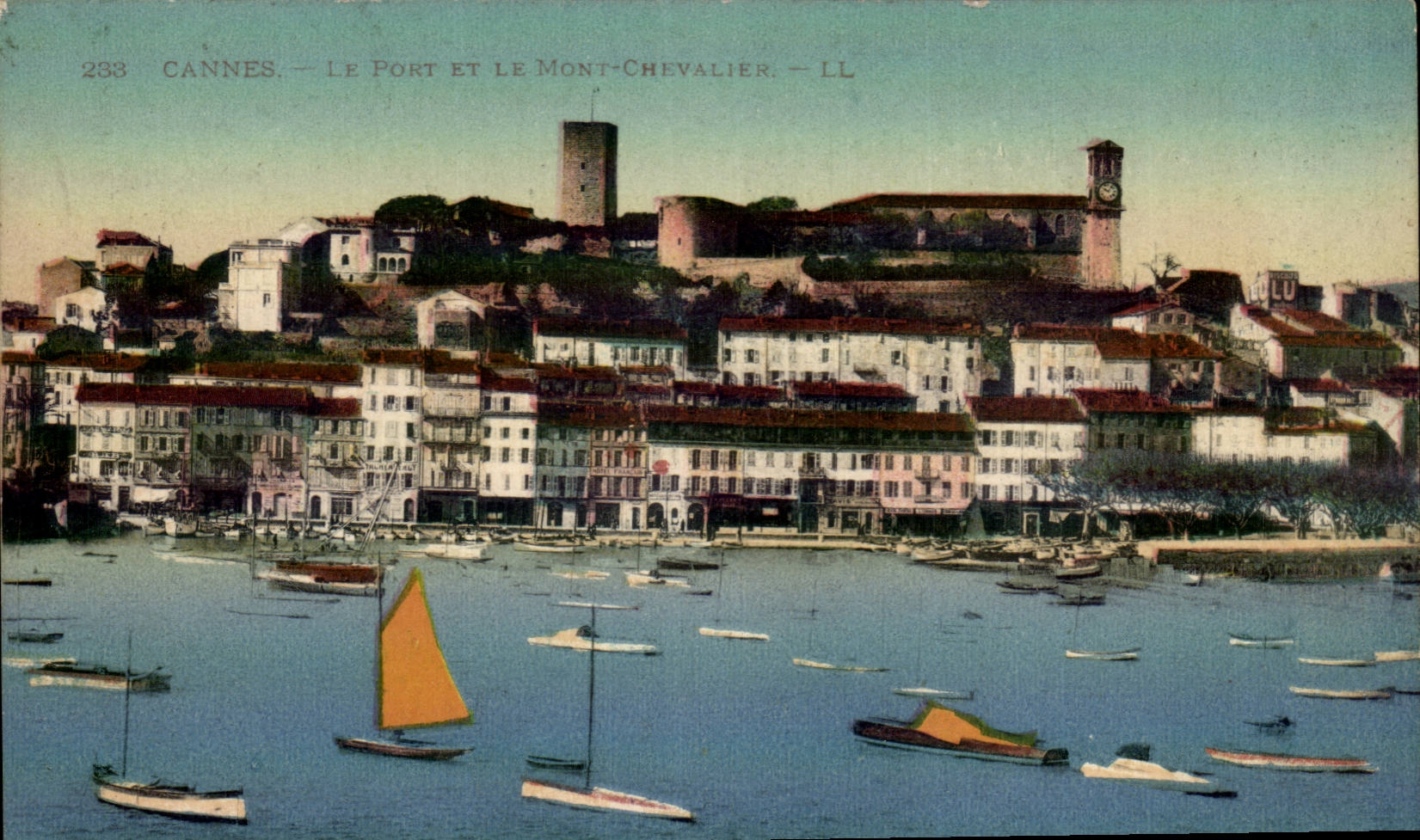Cannes CPA Le port et le Mont Chevalier