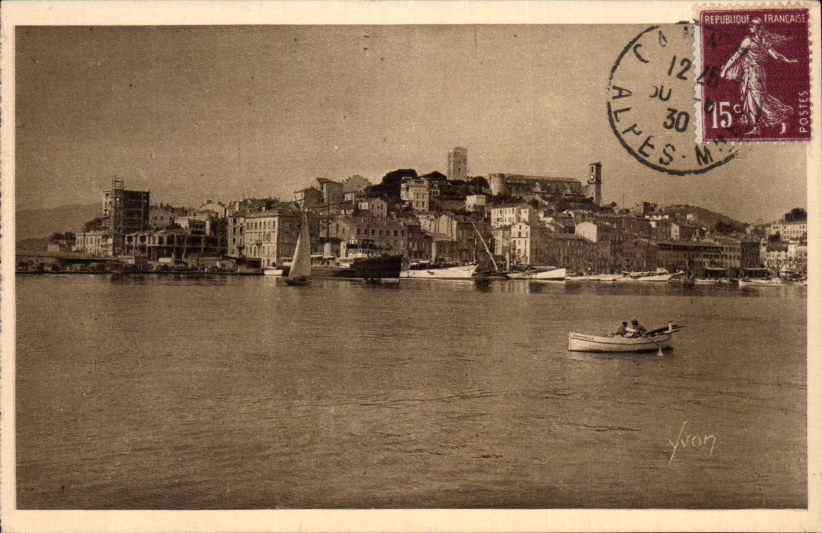 Cannes CPA Le port et le Mont Chevalier