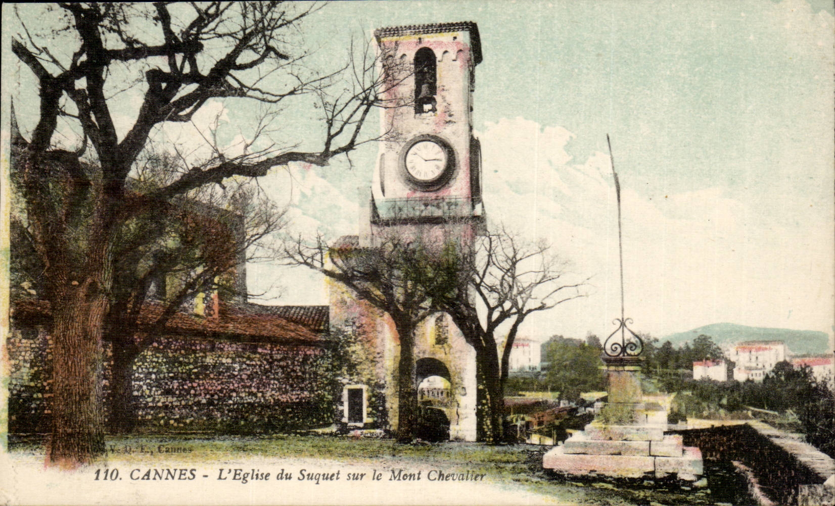 Cannes CPA L'eglise du Suquet sur le Mont Chevalier
