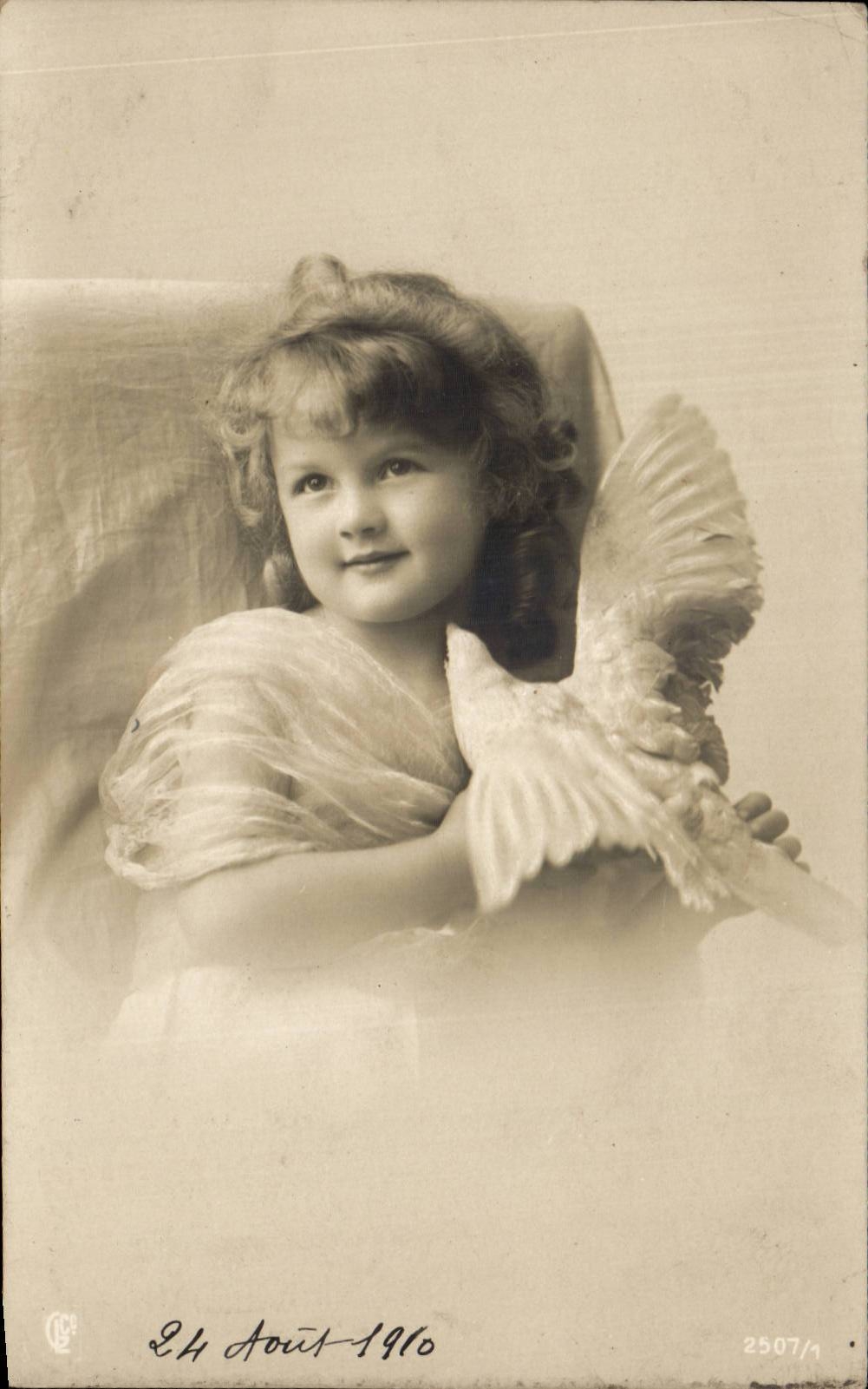 CPA Fantaisie Enfant Colombe