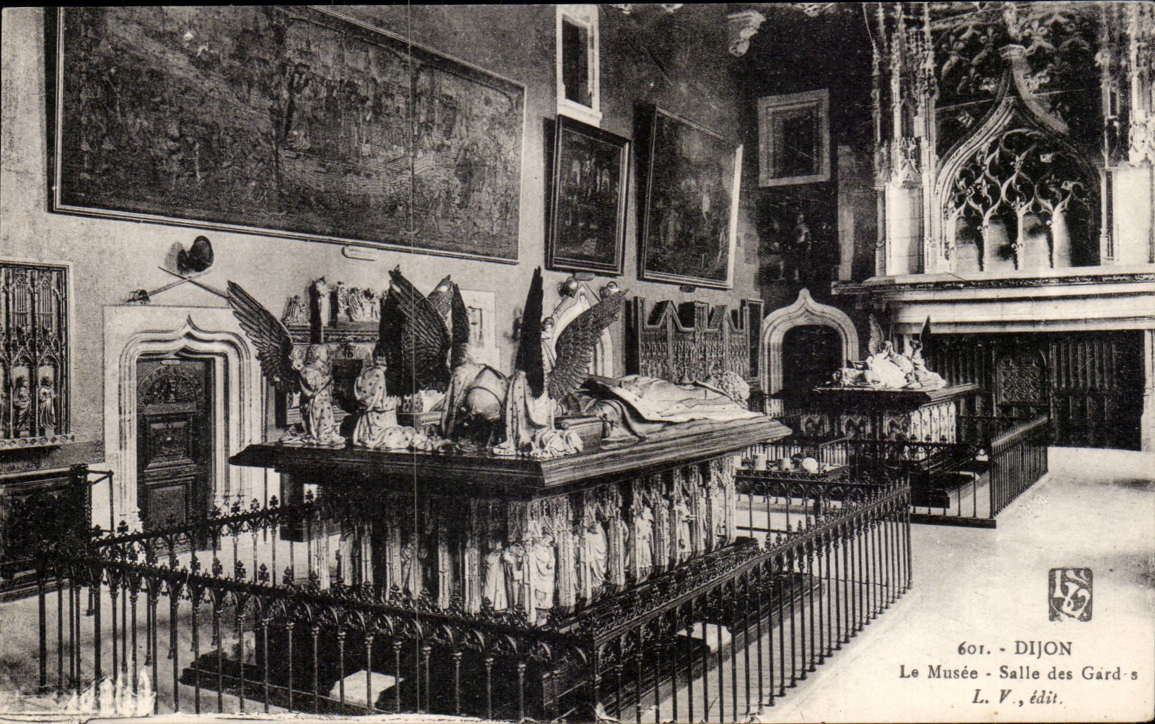 CPA Dijon Le musee SAlle des GArd