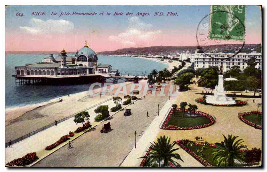CPA Nice La jetee promenade et la baie des anges