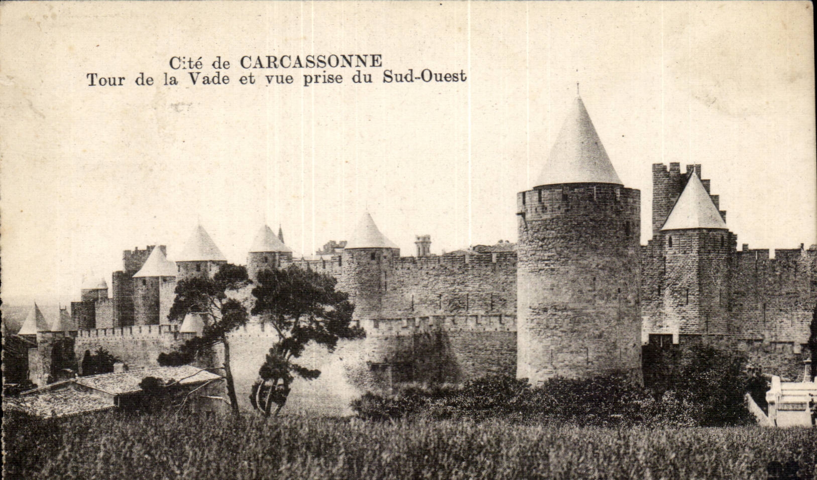 Cité de CARCASSONNE — Tour de la Vade vue prise du Sud-Ouest — éditeur inconnu, n° de série non visible