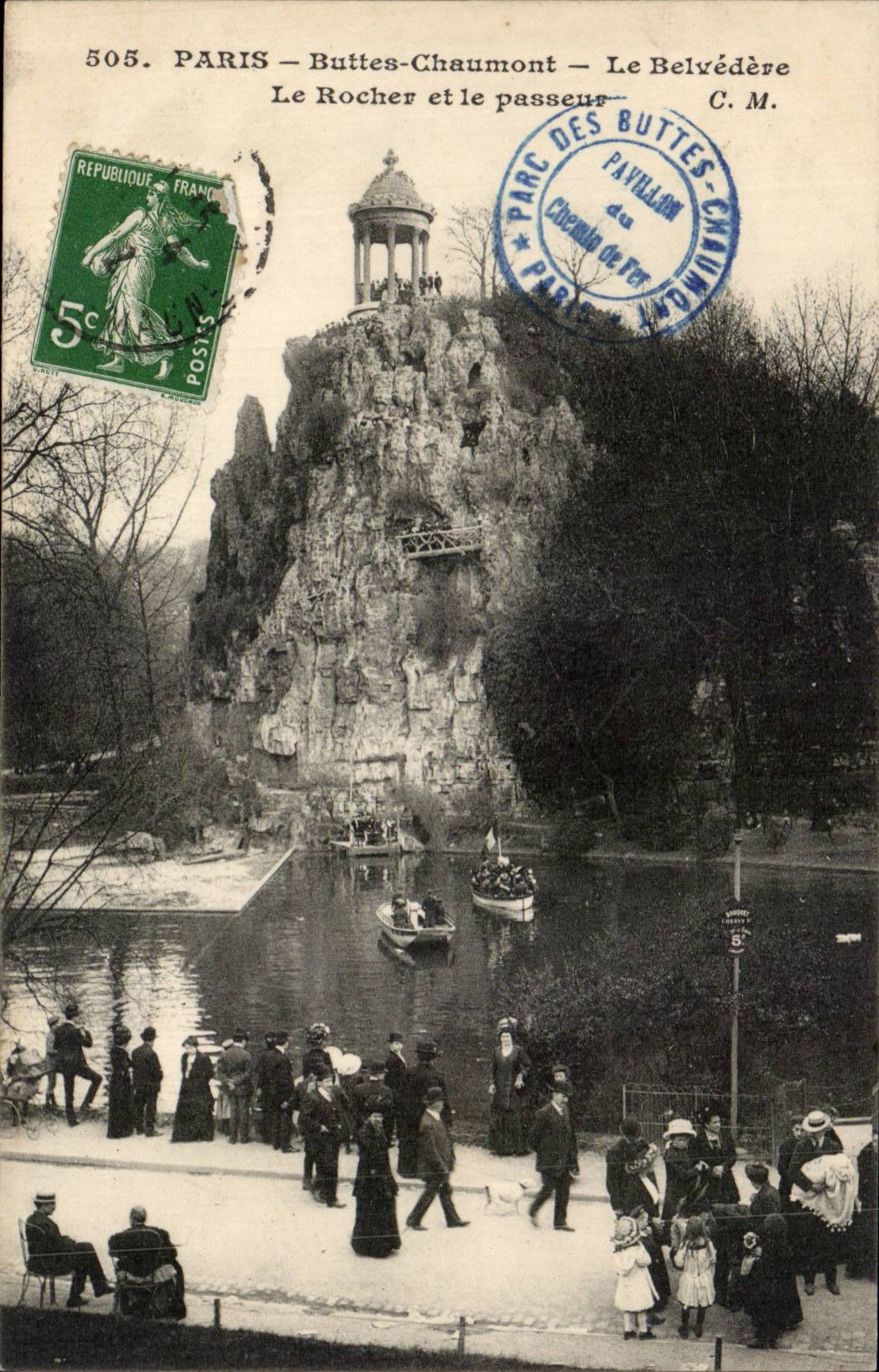 Paris CPA Buttes Chaumont Le Belvedere Le rocher et le passeur