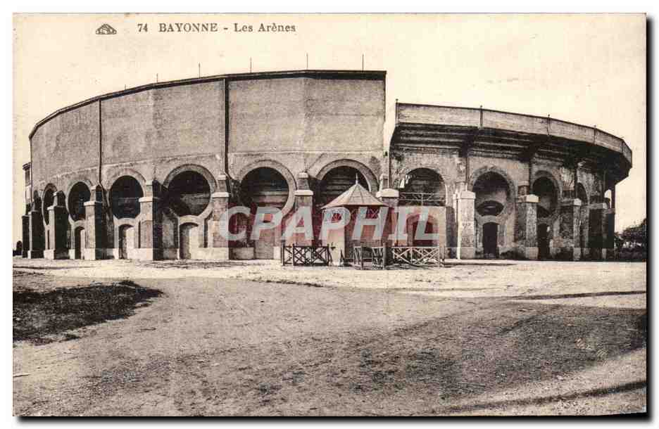 Bayonne - Les Arènes — éditeur CPAPHIL, n° de série 74