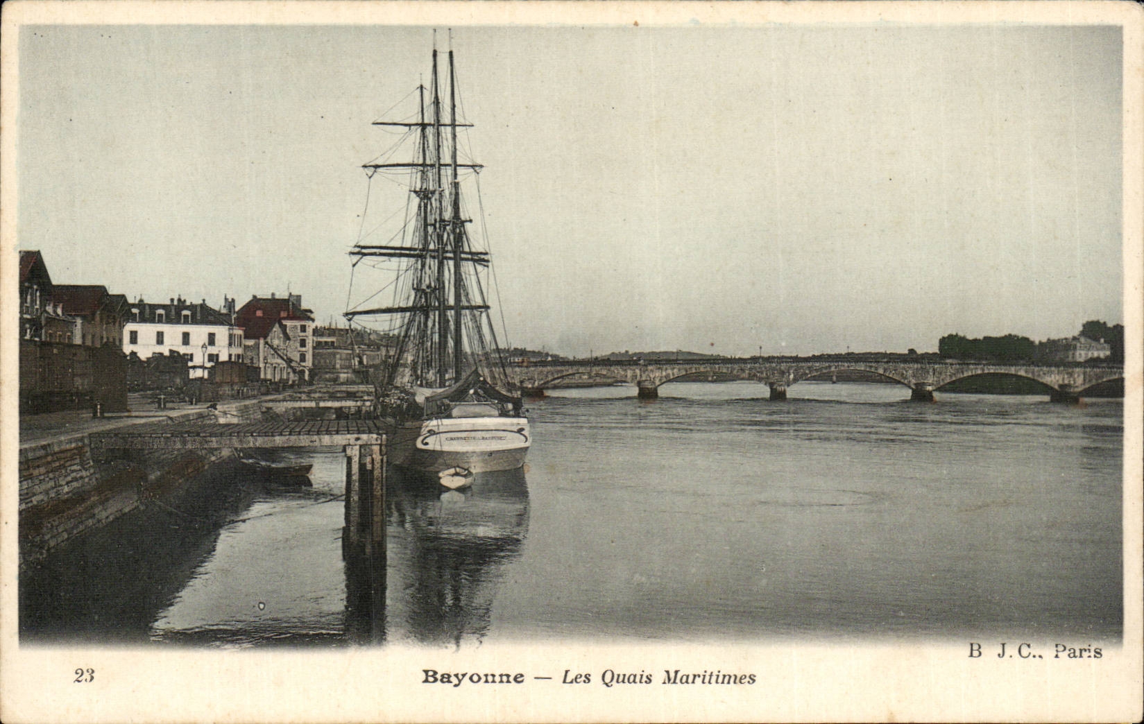 Bayonne CPA Les quais maritimes