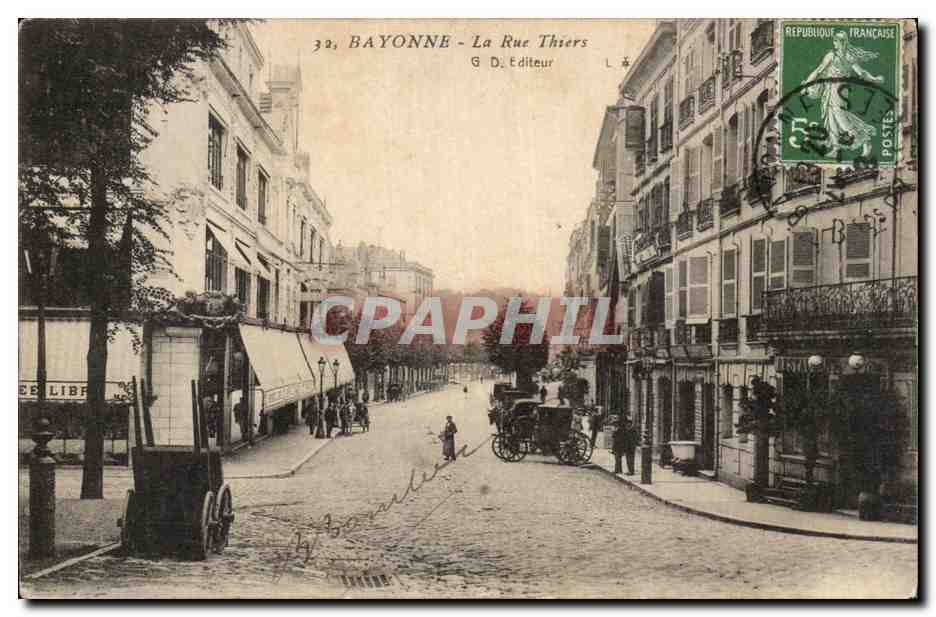 Bayonne - La Rue Thiers — G. D. Editeur, n°32