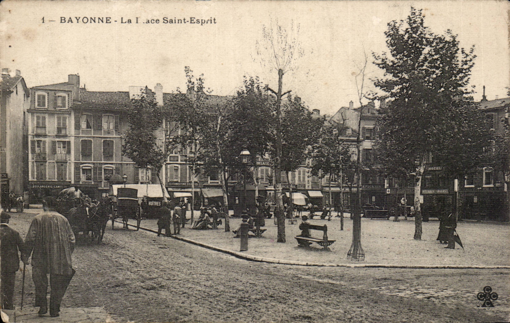 CPA Bayonne La place Saint Esprit