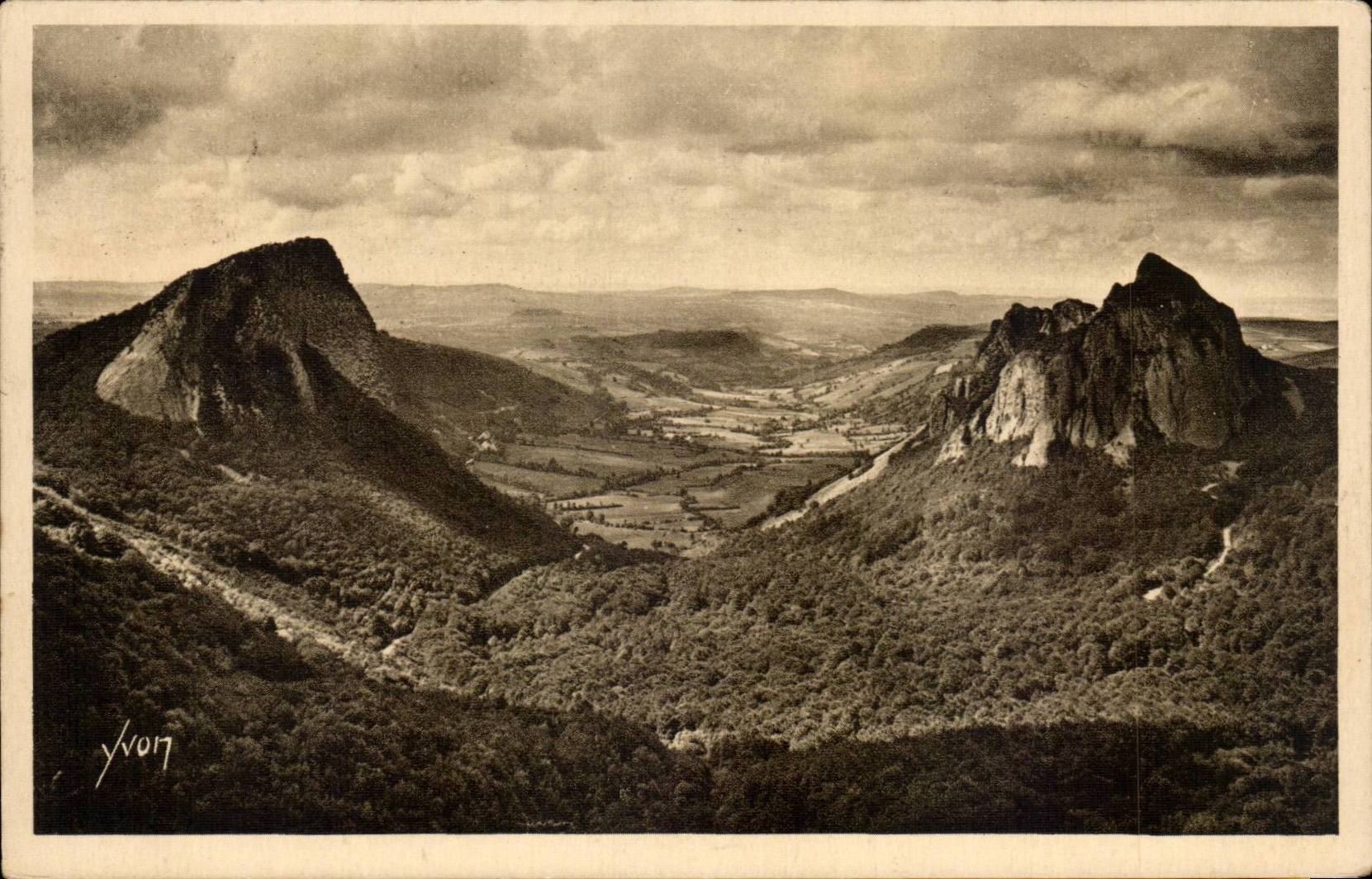 CPA Excursion du Mont Dore Vallee de la Sioule et les rochers SAnadoire