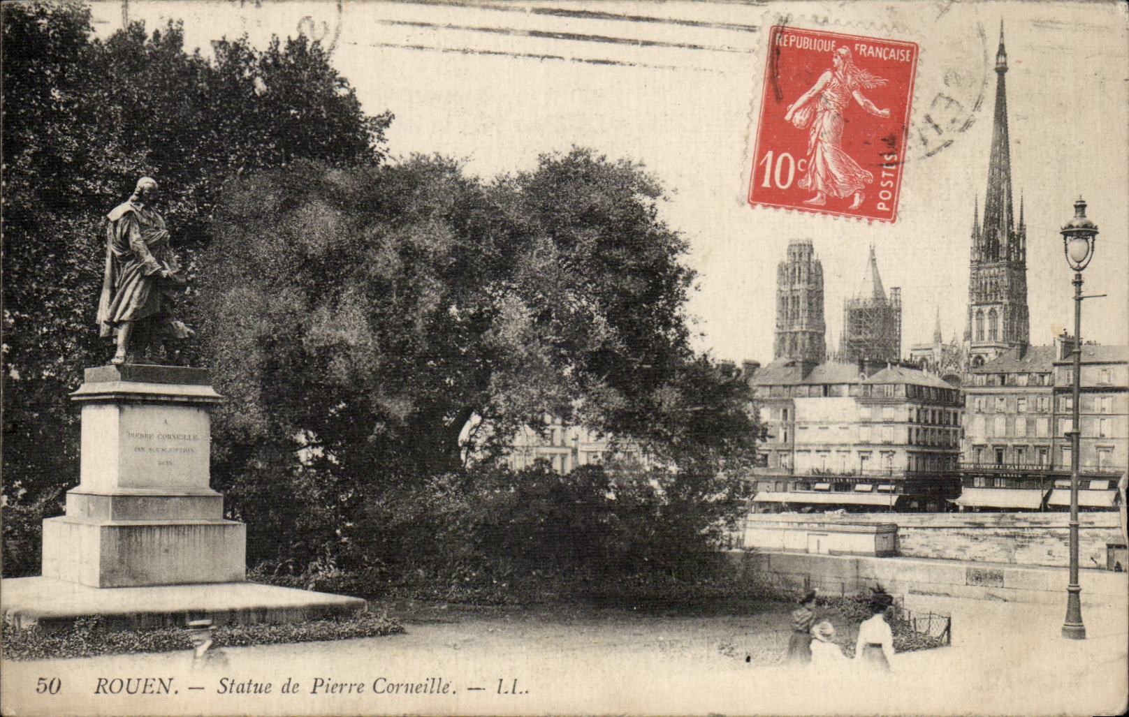 CPA Rouen Statue de Pierre corneille