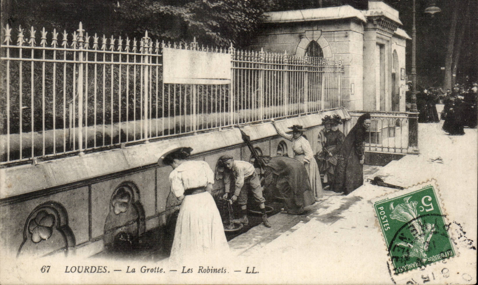 Lourdes — La Grotte — Les Robinets — LL. — N° 67